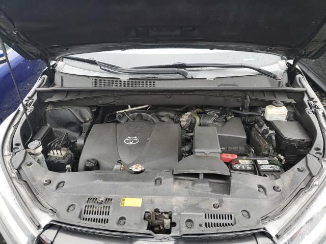 Photo 11 from auction – 2018 TOYOTA HIGHLANDER with VIN 5TDJZRFH1JS554318