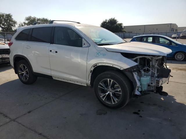 Photo 4 from auction – 2019 TOYOTA HIGHLANDER with VIN 5TDBZRFH6KS985470