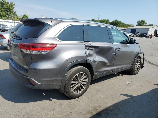 Photo 3 from auction – 2019 TOYOTA HIGHLANDER with VIN 5TDJZRFH9KS572227
