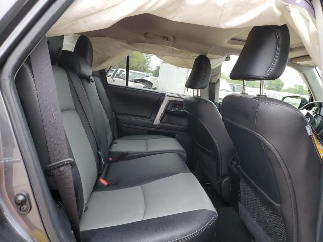 Photo 11 from auction – 2018 TOYOTA 4RUNNER SR with VIN JTEZU5JR0J5168341