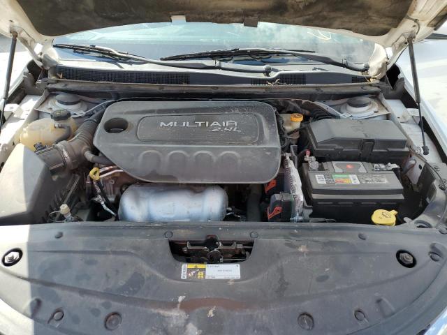 Photo 11 from auction – 2015 CHRYSLER 200 LIMITE with VIN 1C3CCCAB5FN653820