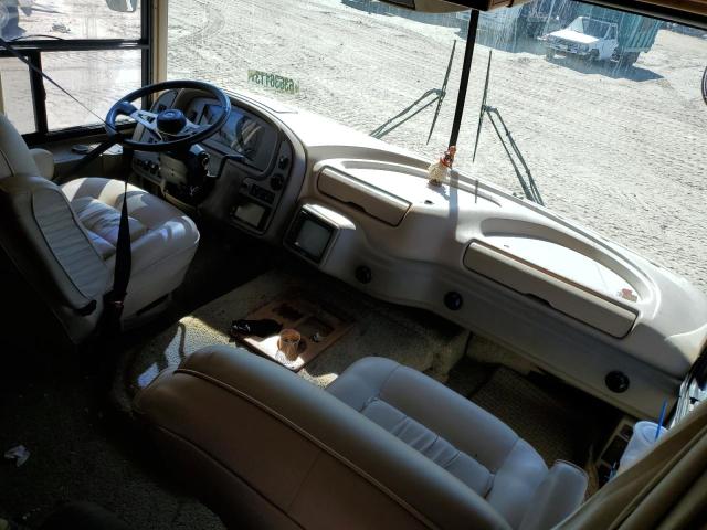 Photo 5 from auction – 2004 DOLH MOTORHOME with VIN 5B4MP67G043385301