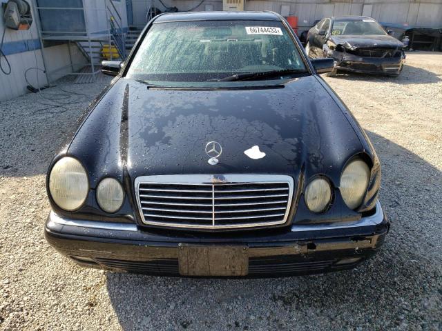 Photo 5 from auction – 1998 MERCEDES-BENZ E 320 with VIN WDBJF65F4WA603196