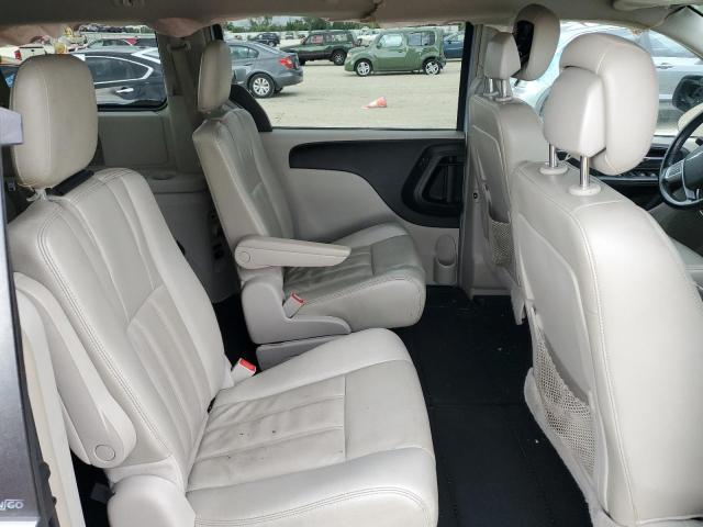 Photo 11 from auction – 2013 CHRYSLER TOWN & COU with VIN 2C4RC1BG1DR652040