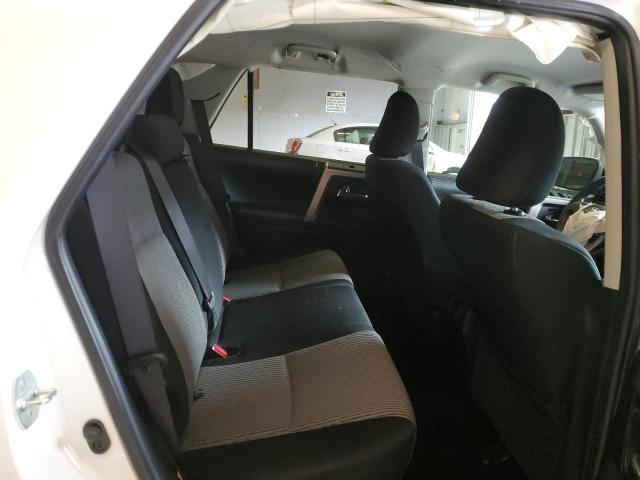 Photo 11 from auction – 2017 TOYOTA 4RUNNER SR with VIN JTEZU5JR7H5160828