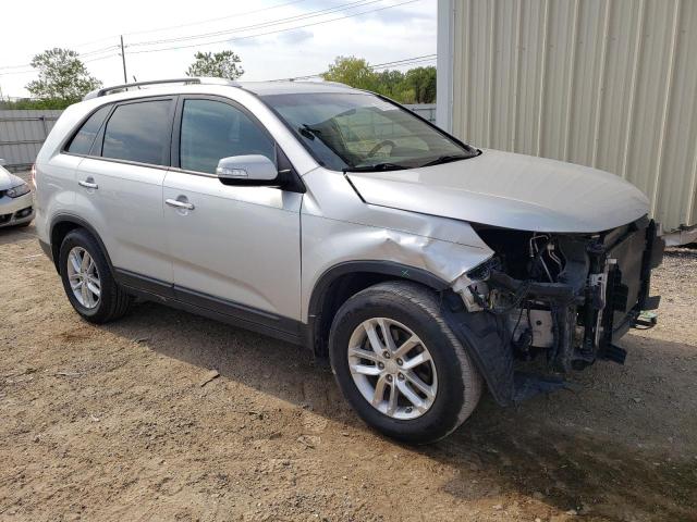 Photo 4 from auction – 2015 KIA SORENTO LX with VIN 5XYKT3A69FG560929