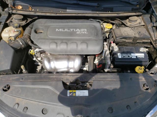 Photo 11 from auction – 2015 CHRYSLER 200 LIMITE with VIN 1C3CCCAB0FN697868