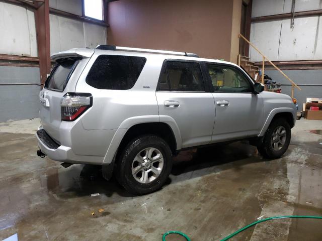 Photo 3 from auction – 2022 TOYOTA 4RUNNER SR with VIN JTEMU5JRXN6030011