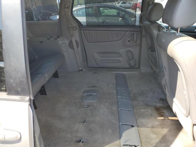 Photo 11 from auction – 2005 TOYOTA SIENNA XLE with VIN 5TDBA22C35S033720