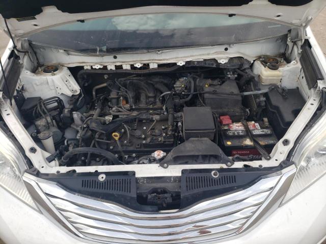 Photo 12 from auction – 2017 TOYOTA SIENNA LE with VIN 5TDKZ3DC5HS774922
