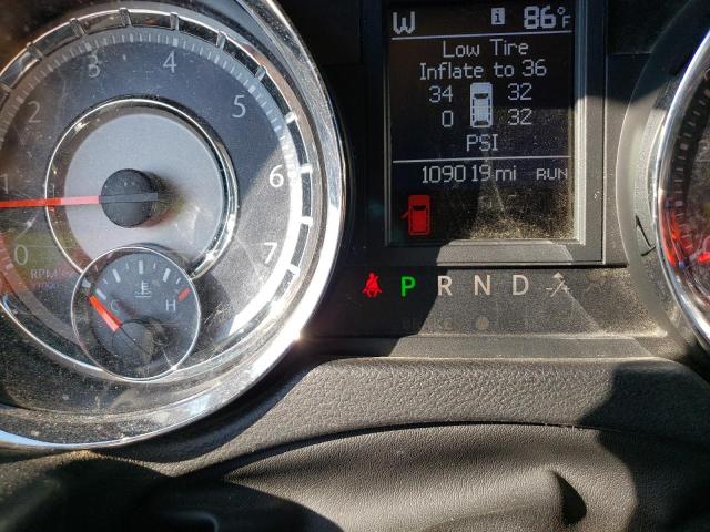 Photo 9 from auction – 2015 CHRYSLER TOWN & COU with VIN 2C4RC1GG6FR711028