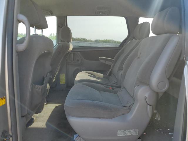Photo 11 from auction – 2004 TOYOTA SIENNA with VIN 5TDZA23C34S213596