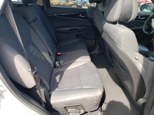 Photo 11 from auction – 2016 KIA SORENTO LX with VIN 5XYPG4A30GG031425