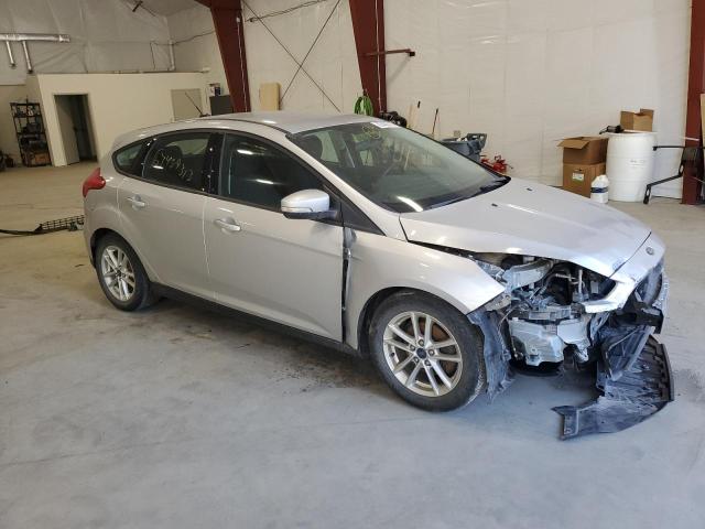 Zdjęcie 4 z aukcji – 2015 FORD FOCUS SE z VIN 1FADP3K21FL267125