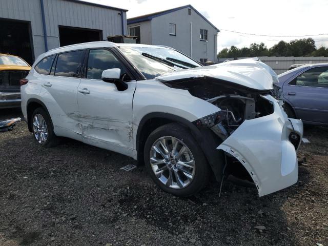 Photo 4 from auction – 2022 TOYOTA HIGHLANDER with VIN 5TDDZRBH6NS592362