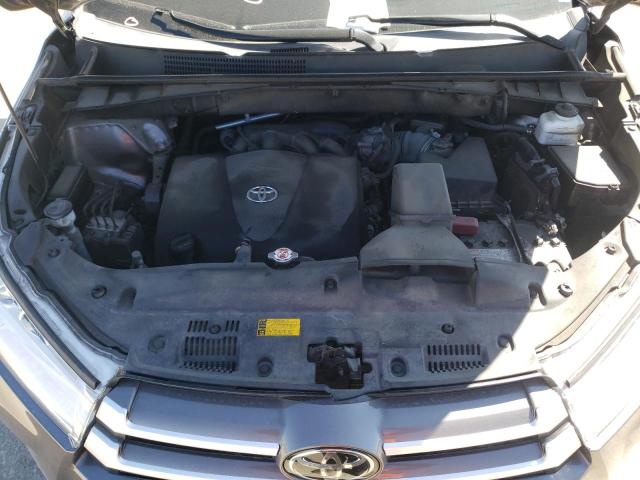 Photo 11 from auction – 2019 TOYOTA HIGHLANDER with VIN 5TDJZRFH2KS569878