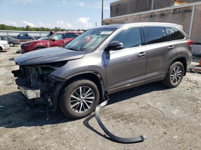 TOYOTA HIGHLANDER 2018 with VIN 5TDJZRFH1JS529838 - Photo from auction