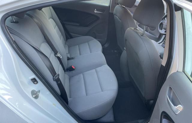 Photo 6 from auction – 2017 KIA FORTE LX with VIN 3KPFK4A78HE049067