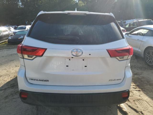 Photo 6 from auction – 2018 TOYOTA HIGHLANDER with VIN 5TDJZRFH0JS549305