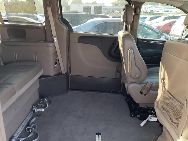 Photo 11 from auction – 2012 CHRYSLER TOWN & COU with VIN 2C4RC1CG0CR269512