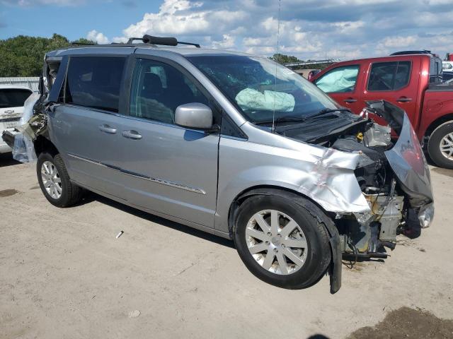 Photo 4 from auction – 2016 CHRYSLER TOWN & COU with VIN 2C4RC1BG8GR297033