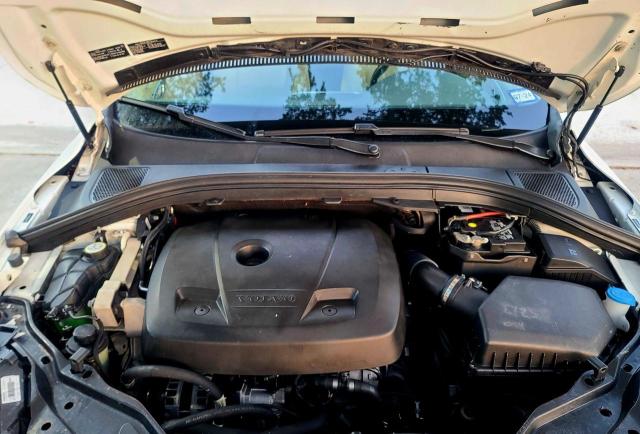 Photo 7 from auction – 2016 VOLVO XC60 T5 PL with VIN YV440MDM2G2790841