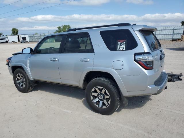 Photo 2 from auction – 2020 TOYOTA 4RUNNER SR with VIN JTEBU5JR7L5755852