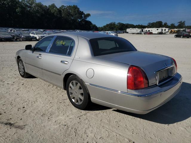 Photo 2 from auction – 2004 LINCOLN TOWN CAR U with VIN 1LNHM83W24Y663403