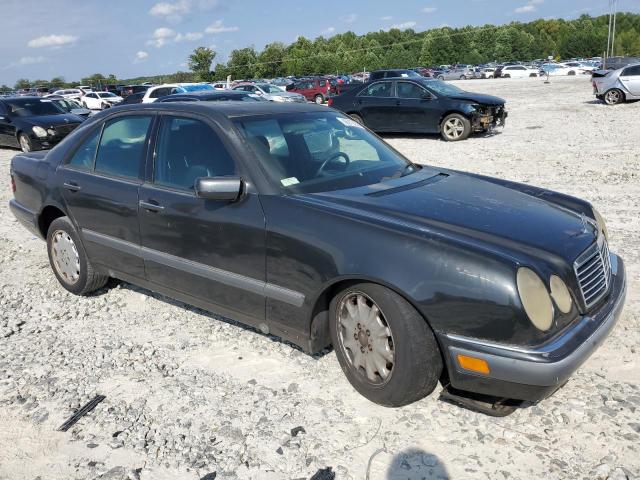 Photo 4 from auction – 1997 MERCEDES-BENZ E 320 with VIN WDBJF55F8VJ030070