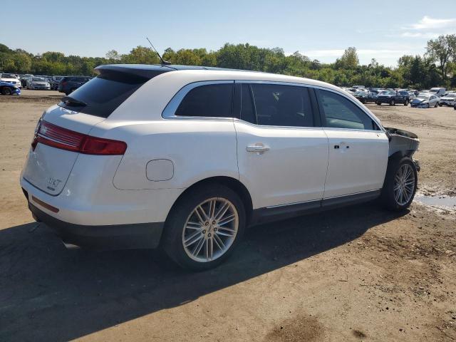 Photo 3 from auction – 2015 LINCOLN MKT with VIN 2LMHJ5AT0FBL02403