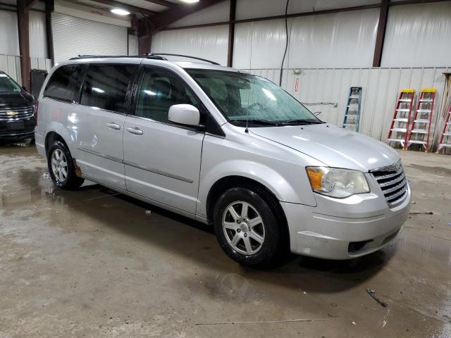 Photo 4 from auction – 2010 CHRYSLER TOWN & COU with VIN 2A4RR5D1XAR221586