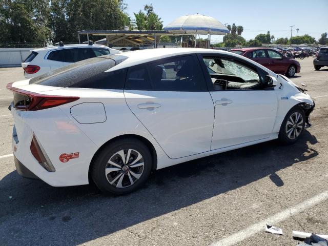 Photo 3 from auction – 2018 TOYOTA PRIUS PRIM with VIN JTDKARFP7J3079391