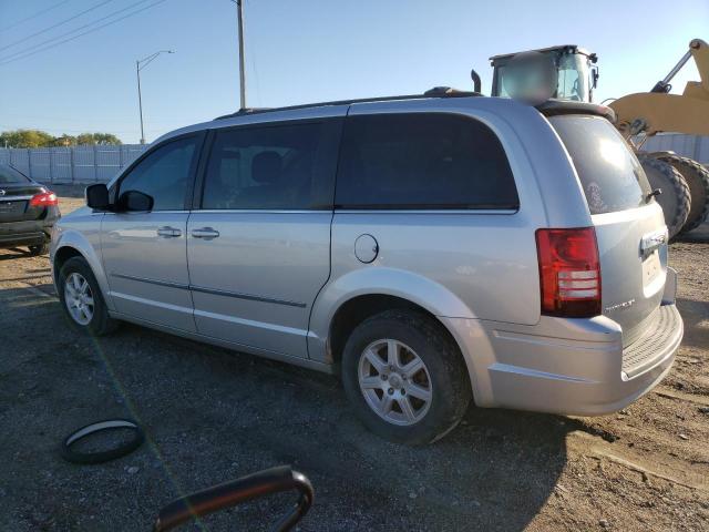 Photo 2 from auction – 2010 CHRYSLER TOWN & COU with VIN 2A4RR5D10AR440900
