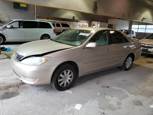 TOYOTA CAMRY LE 2005 with VIN 4T1BE32K45U982640 - Photo from auction