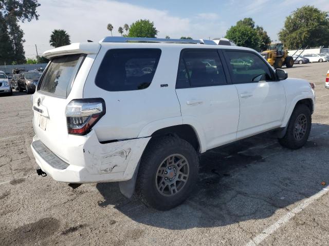 Photo 3 from auction – 2014 TOYOTA 4RUNNER SR with VIN JTEBU5JR9E5185839