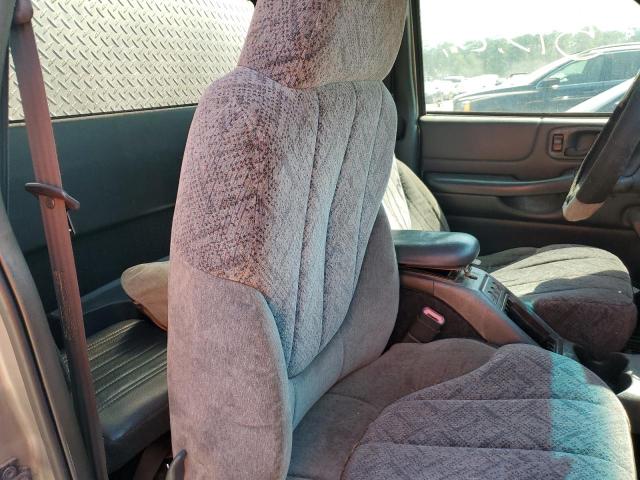 Photo 10 from auction – 2002 GMC SONOMA with VIN 1GTDT19W828252847