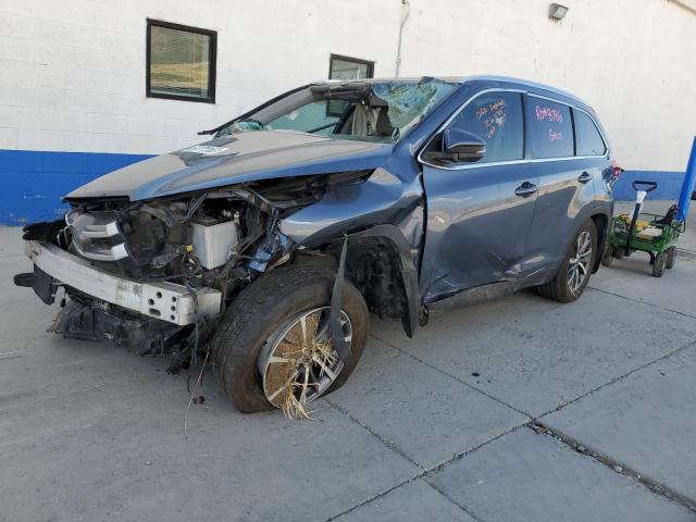 TOYOTA HIGHLANDER 2019 with VIN 5TDJZRFH6KS726585 - Photo from auction