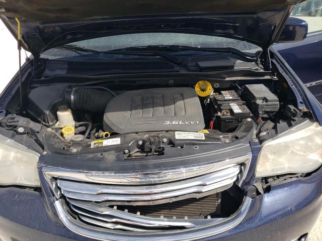 Photo 12 from auction – 2015 CHRYSLER TOWN & COU with VIN 2C4RC1BG1FR505526