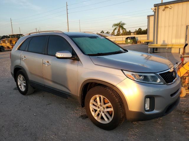 Photo 4 from auction – 2015 KIA SORENTO LX with VIN 5XYKT3A69FG602838