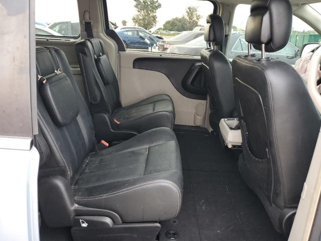 Photo 11 from auction – 2016 CHRYSLER TOWN & COU with VIN 2C4RC1BG1GR208239
