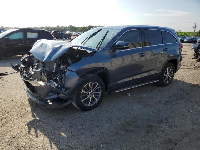 TOYOTA HIGHLANDER 2019 with VIN 5TDKZRFH8KS294859 - Photo from auction