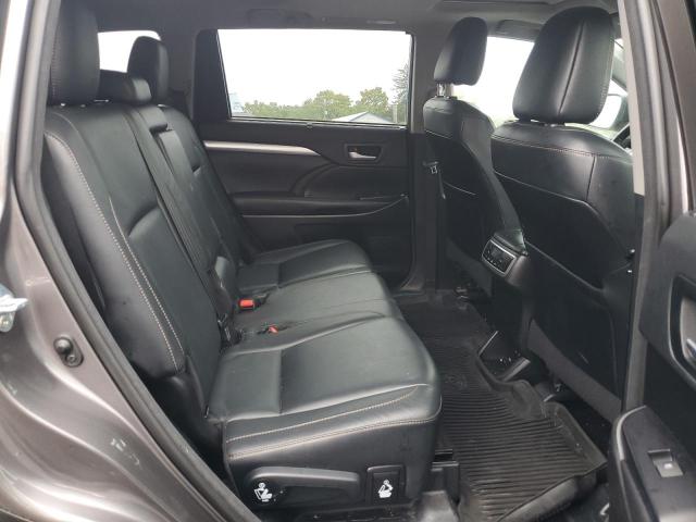 Photo 10 from auction – 2018 TOYOTA HIGHLANDER with VIN 5TDJZRFH0JS560417