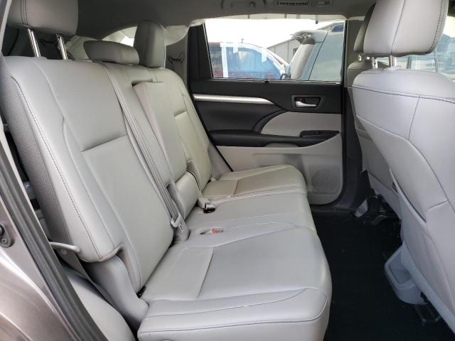 Photo 11 from auction – 2019 TOYOTA HIGHLANDER with VIN 5TDJGRFH7KS055515