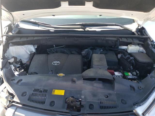 Photo 11 from auction – 2017 TOYOTA HIGHLANDER with VIN 5TDBZRFH5HS386083