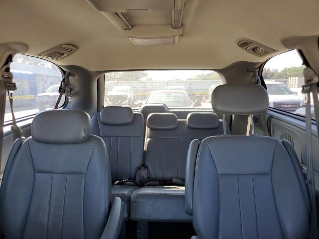 Photo 10 from auction – 2005 CHRYSLER TOWN & COU with VIN 2C4GP54L15R206825