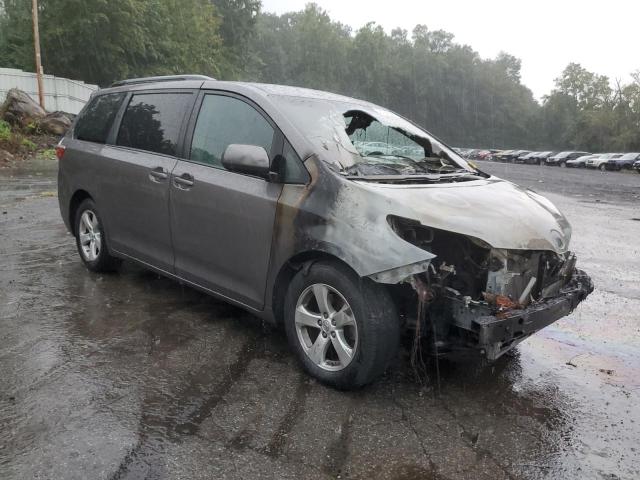 Photo 4 from auction – 2015 TOYOTA SIENNA LE with VIN 5TDKK3DCXFS689544