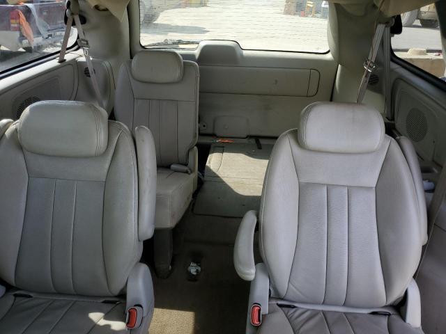 Photo 10 from auction – 2005 CHRYSLER TOWN & COU with VIN 2C8GP54L55R296561