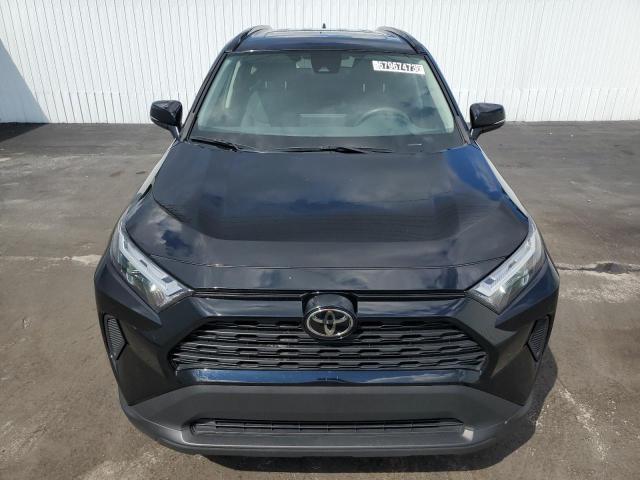 Photo 5 from auction – 2022 TOYOTA RAV4 XLE with VIN 2T3W1RFV7NC186686