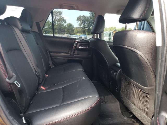 Photo 10 from auction – 2018 TOYOTA 4RUNNER SR with VIN JTEBU5JR2J5490030
