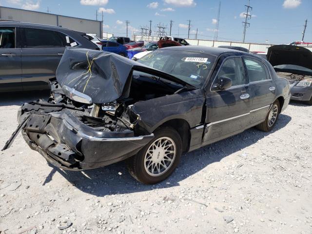 LINCOLN TOWN CAR S 2002 with VIN 1LNHM82W82Y646992 - Photo from auction